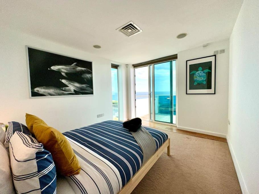 Stunning Panoramic Sea View Beach Location - Sleeps Up To 4 People - Free Parking - The Best Beach! - Great Location - Fast Wifi - Smart Tv - Newly Decorated - Sleeps Up To 4! Close To Bournemouth & Poole Town Centre & Sandbanks Exterior foto